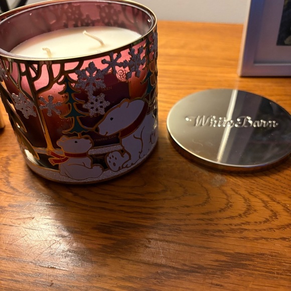 New White Barn 3 Wick Candle and Holder - Picture 5 of 9